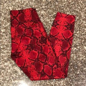 Lululemon Wunder Under Hi-Rise, Size 6, 25” inseam